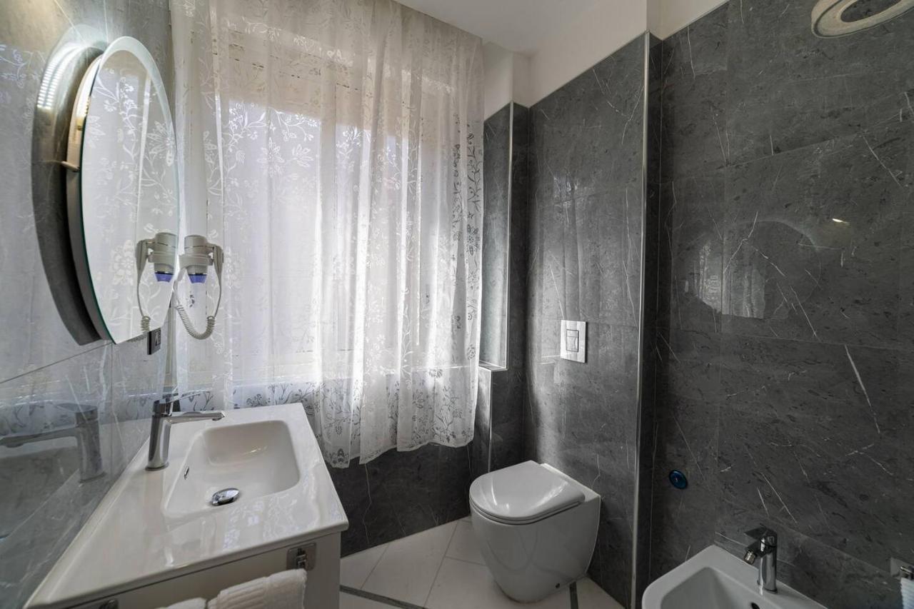Apartments Hotel Real Suite Napoli Chiaia Mergellina 외부 사진
