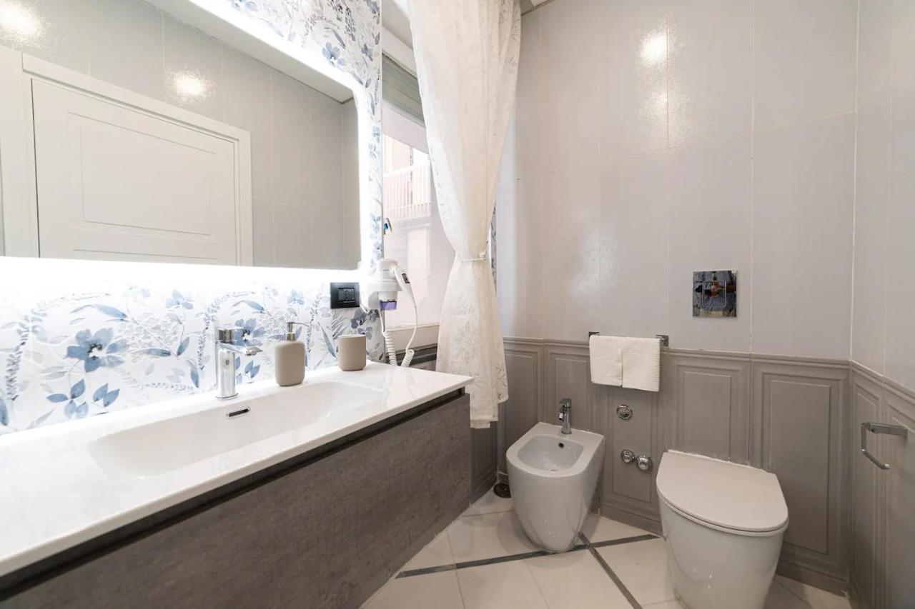 Apartments Hotel Real Suite Napoli Chiaia Mergellina 외부 사진