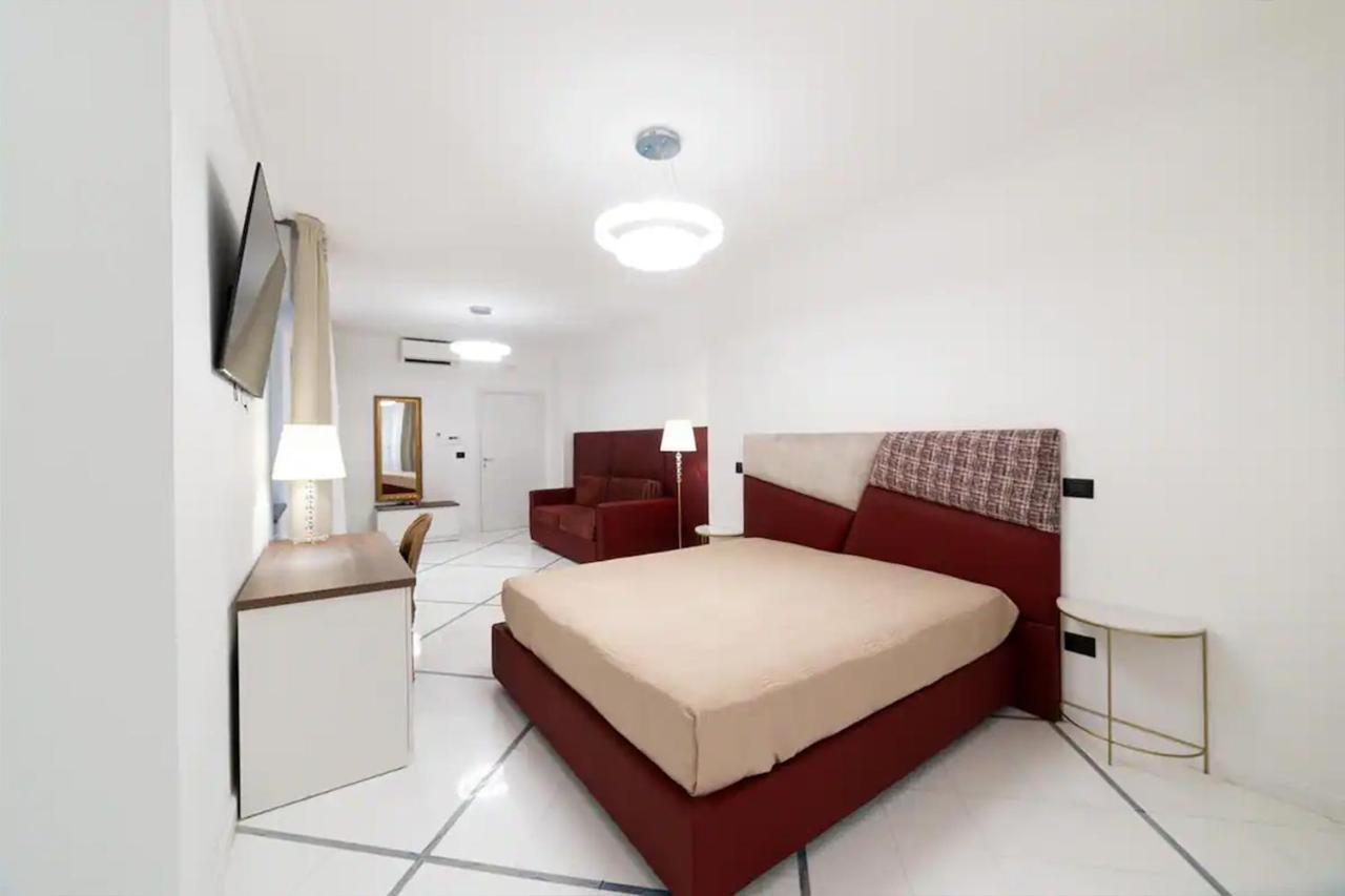 Apartments Hotel Real Suite Napoli Chiaia Mergellina 외부 사진