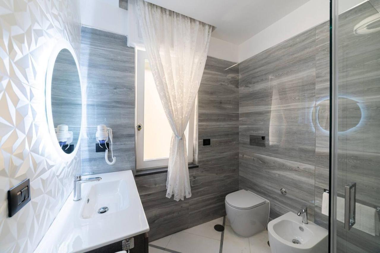 Apartments Hotel Real Suite Napoli Chiaia Mergellina 외부 사진
