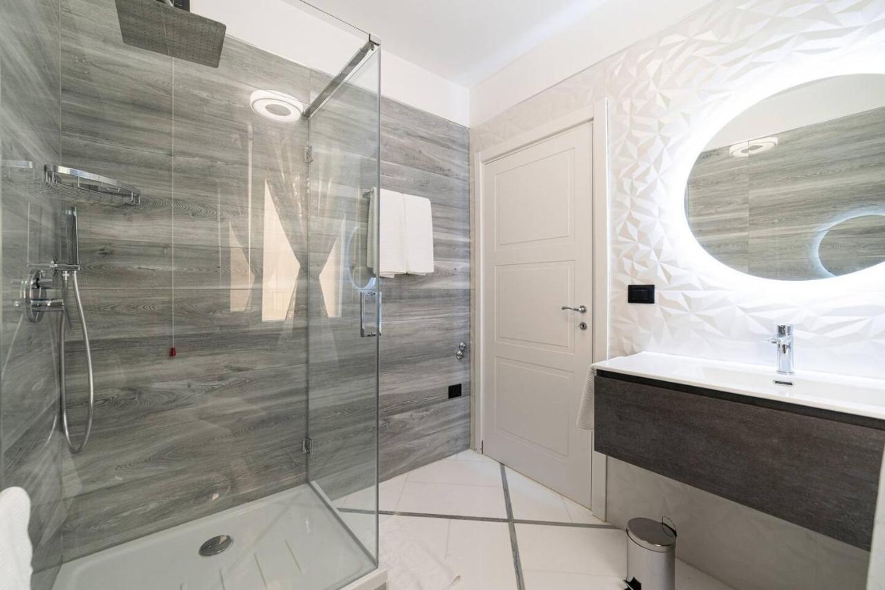 Apartments Hotel Real Suite Napoli Chiaia Mergellina 외부 사진