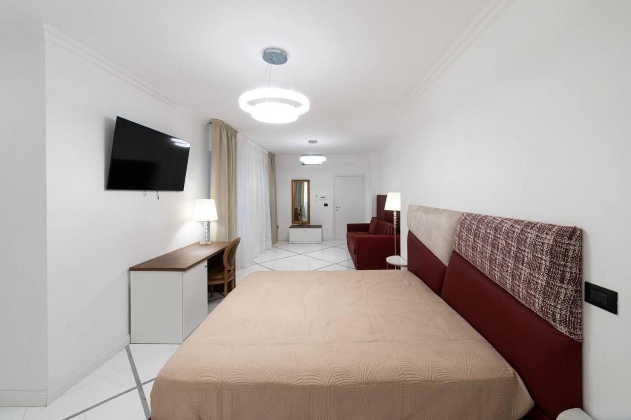 Apartments Hotel Real Suite Napoli Chiaia Mergellina 외부 사진
