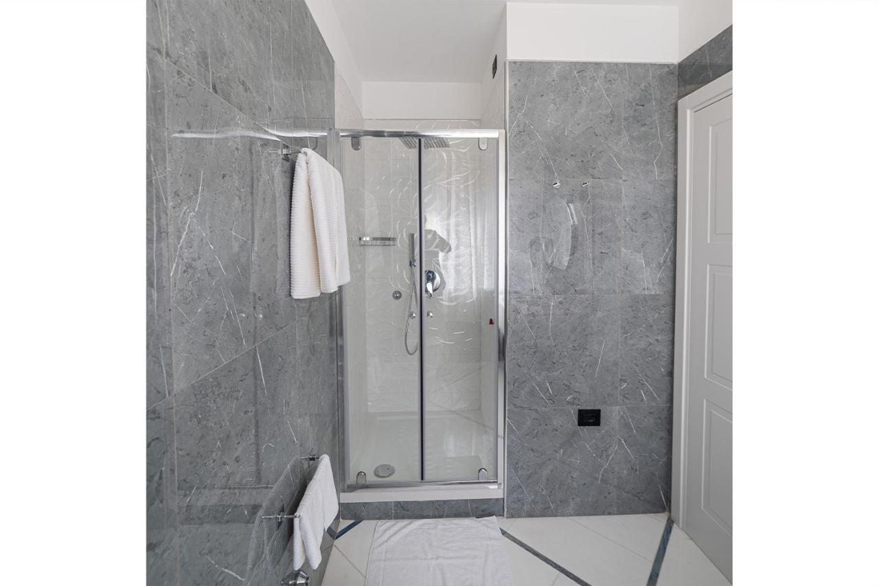Apartments Hotel Real Suite Napoli Chiaia Mergellina 외부 사진